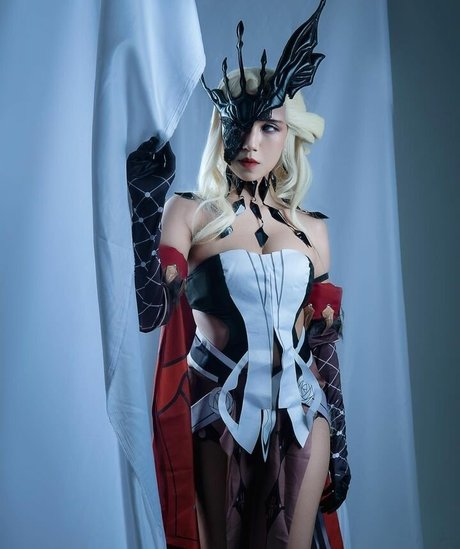 Refeen model nice photos