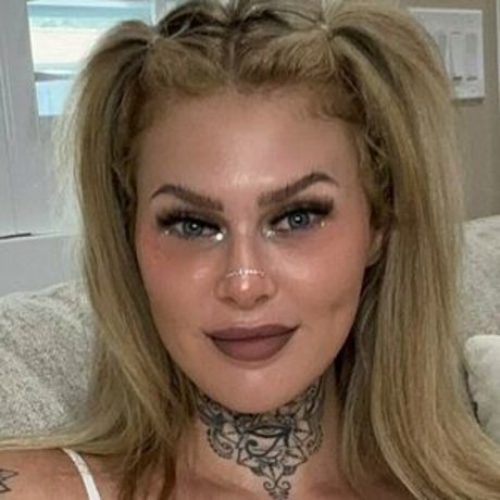 Thefemalebossofficial high quality model img