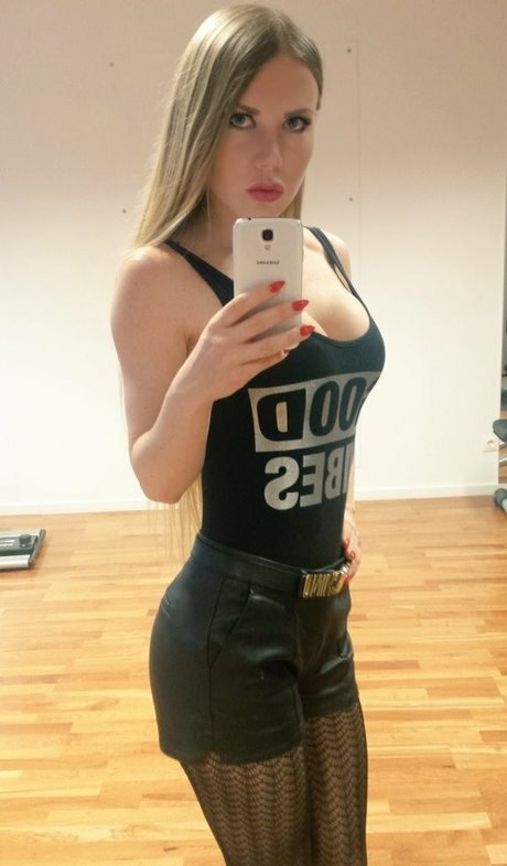 Lady Estelle star nice img