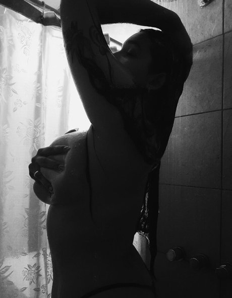 Mile Compodonico model adult images