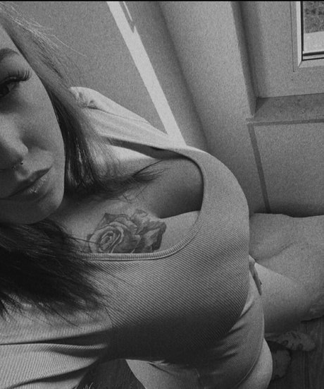 Van sen model naked photos