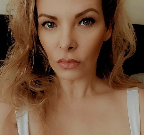 Goddess Kathena pretty model pictures