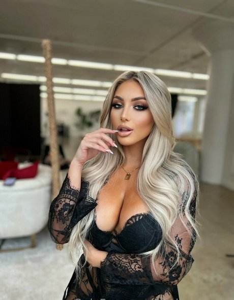 kayleygunner pornstar erotic img