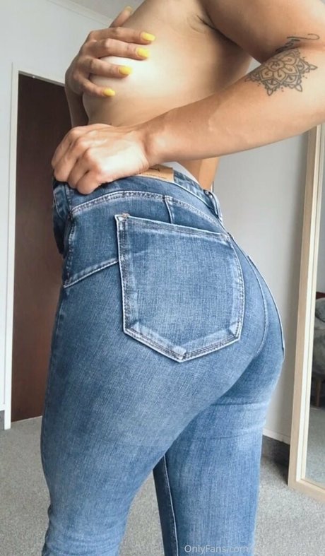 perfectlilpeach_ sexy pornstar pics