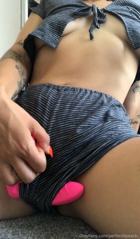 perfectlilpeach_ sexy star pics