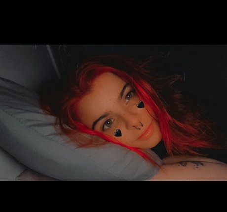 Littlemadds26 star naked pic