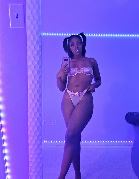 mirascarlett model porn photo