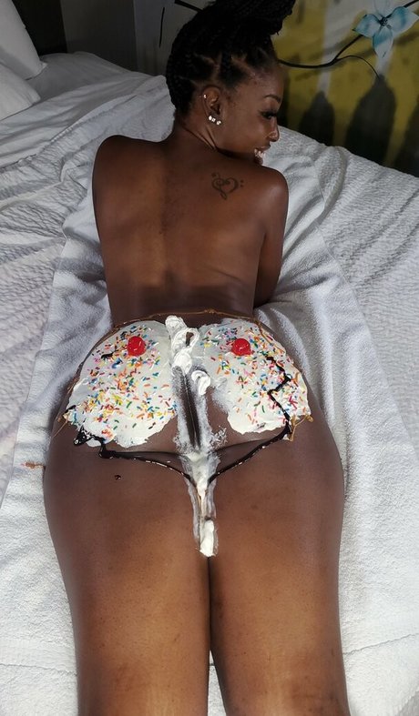 mirascarlett model free pics