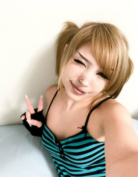 yourluvrgrl adult model archive