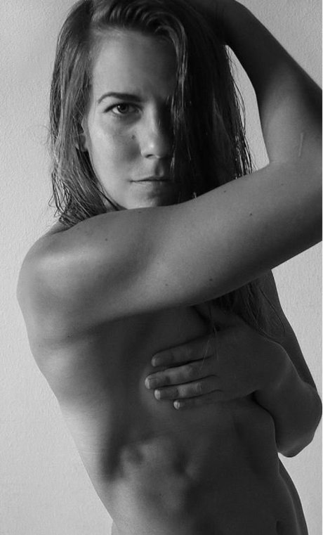 Ali Spagnola high quality actress pics