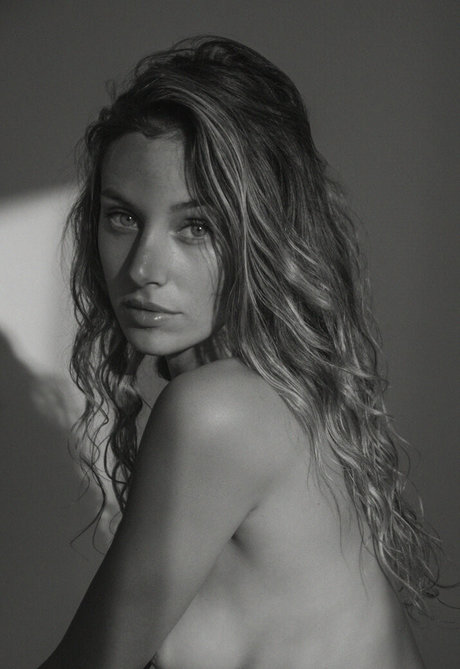 Miacbell model top galleries