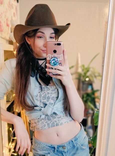 basostream hot actress image