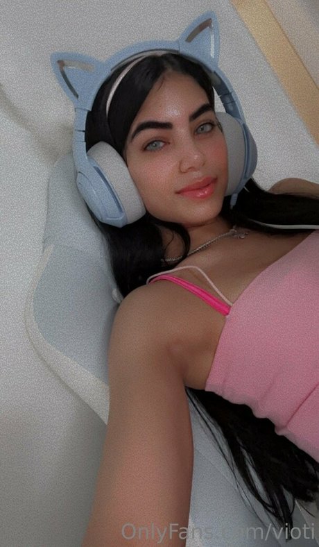 vioti nudes actress gallery