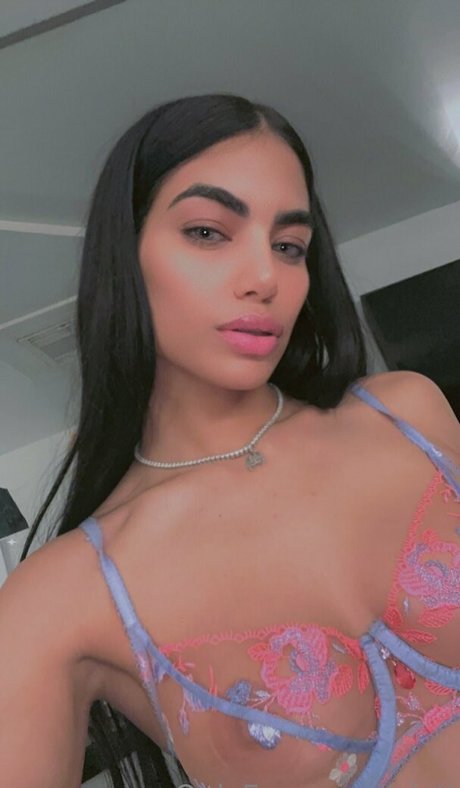 vioti pornographic actress photos