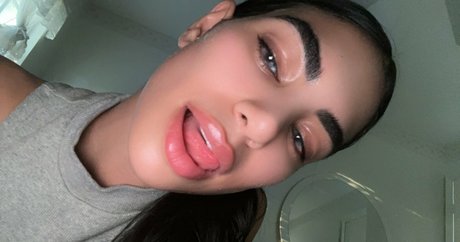 vioti star naked photo