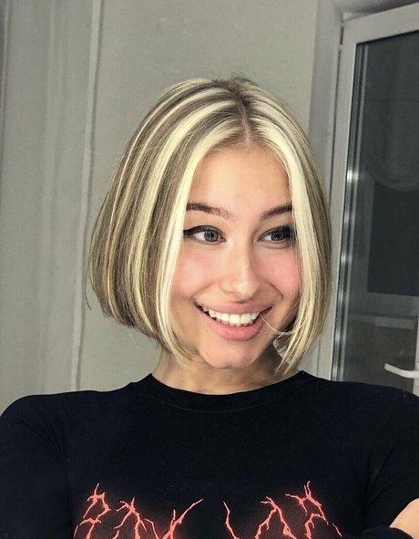 elllleeee erotic pornstar archive