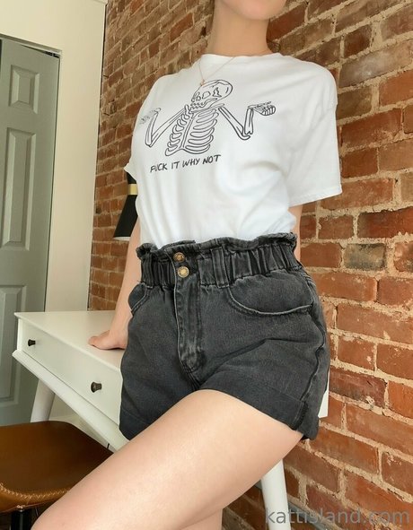 kattinthehatfree model adult archive