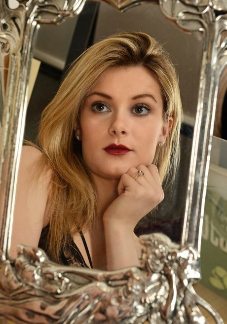 Natalie Juliet Deadman model pretty image