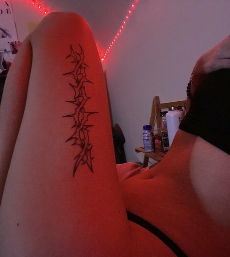 Charley Gray model exclusive pic