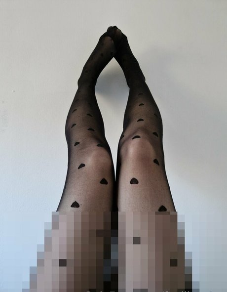 favlibrarian model nude gallery