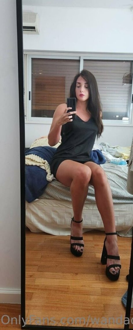 wandaolsen hot star pic