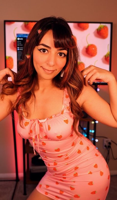 Denims nice model pic