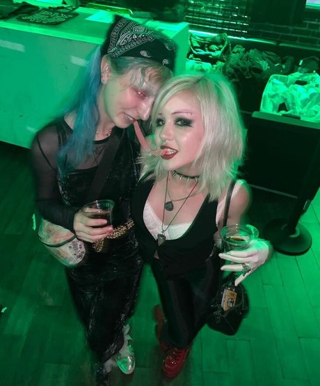 Paris Sun hot pornstar images