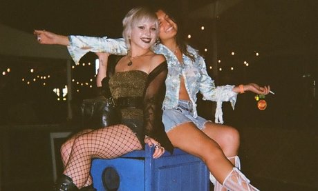 Paris Sun free actress pics