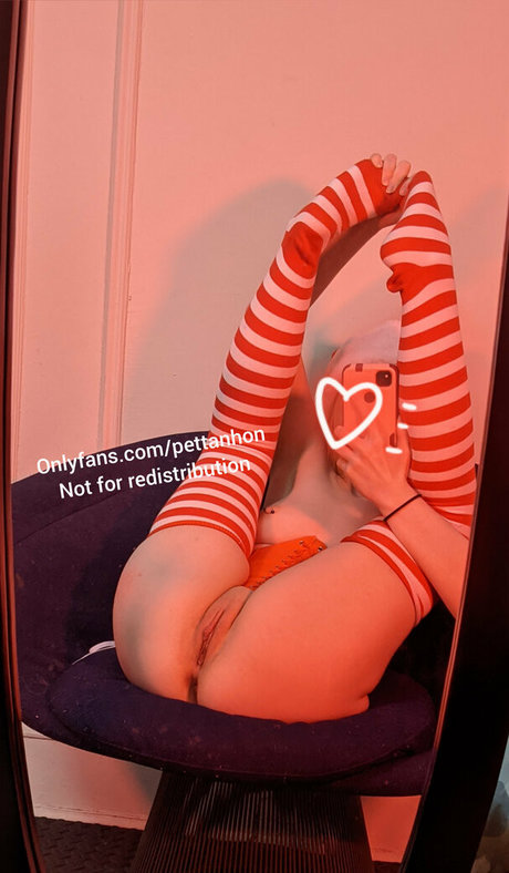 pettanhon nude model photo