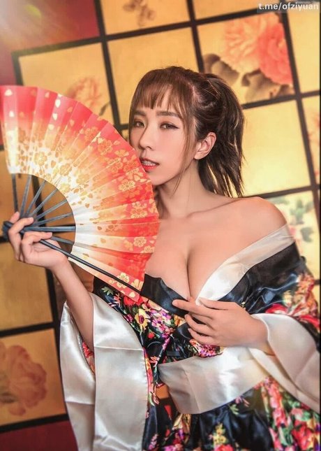 Chopperting model exclusive photo