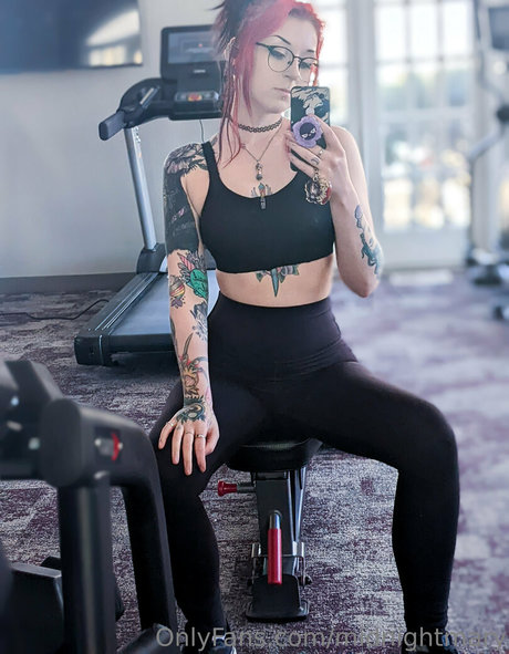 Midnight Mary sex model pics