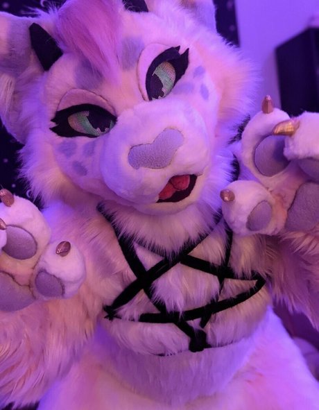 kinkypinkkitty pretty model photo