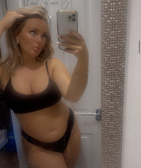 Caitlin Appleyard pretty model gallery