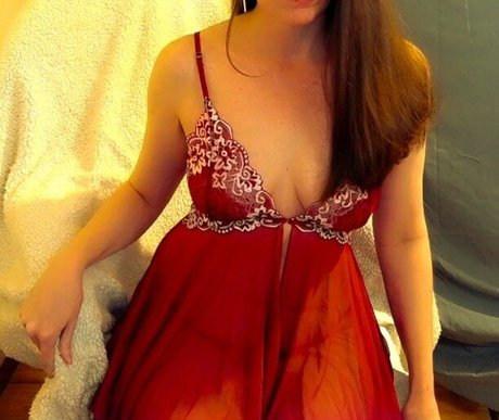 Molly Nova pretty model pics