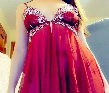 Molly Nova star erotic picture