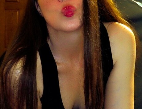 Molly Nova pornographic model pic