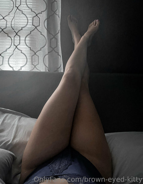brown eyed kitty model sex pic