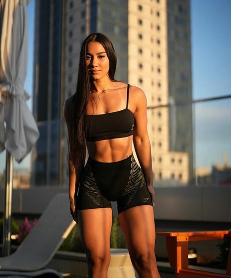 Analis Cruz exclusive star image