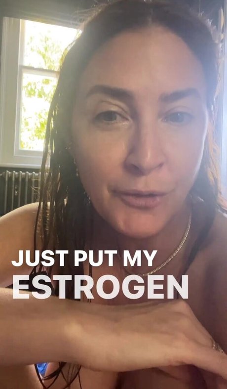 Lisa Snowdon nudes actress galleries