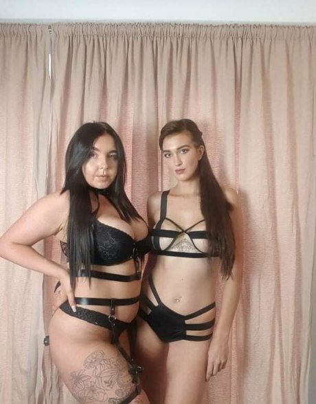 tashag18 pornstar hot image