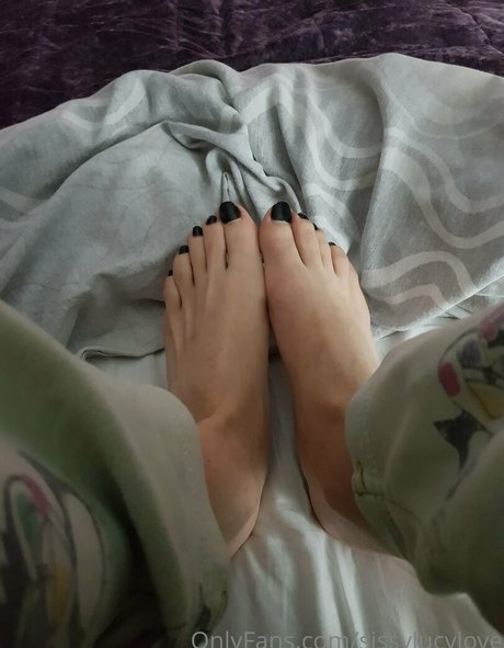 sissylucylove model top galleries