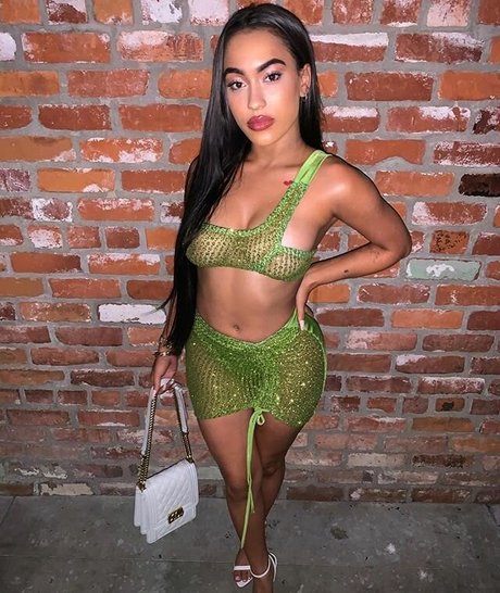 lilmarlie pornographic model picture