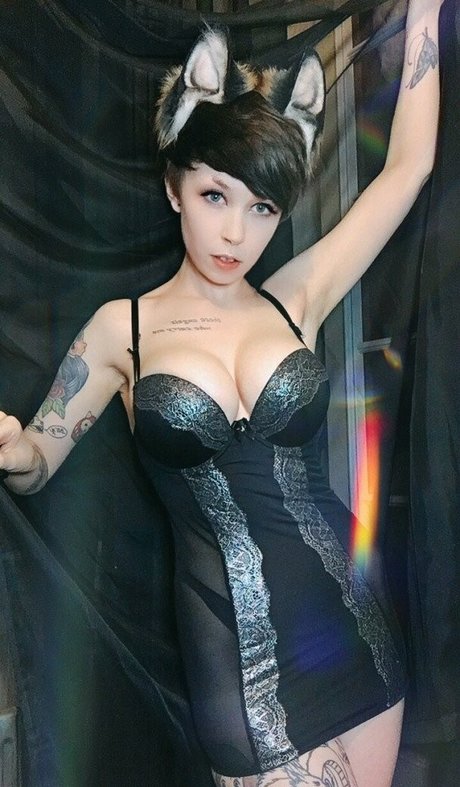 Ember Wolf perfect model image