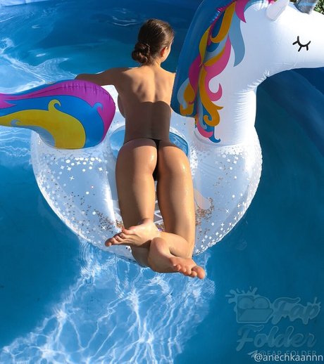 Anna Sazonova pornstar high quality pics