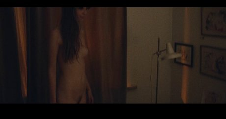Mia Goth nude star photos