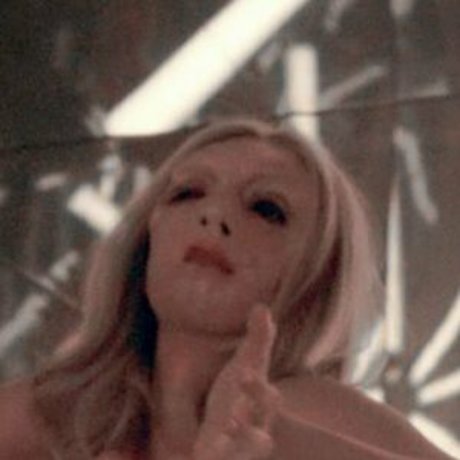 Mia Goth pretty star pics