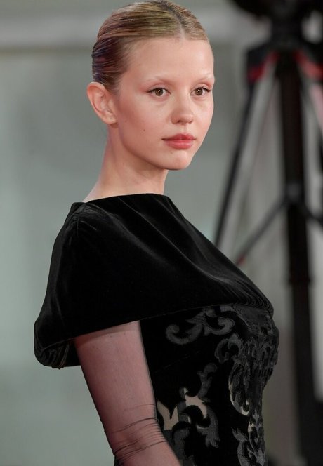 Mia Goth sex star img