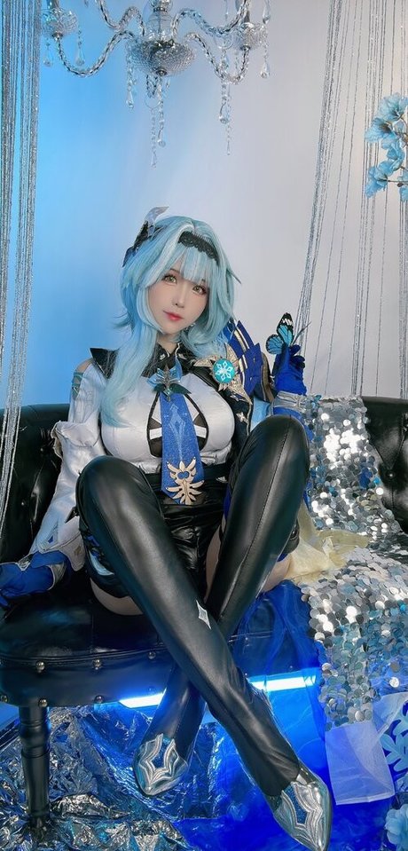 Mikomikoww nude model image