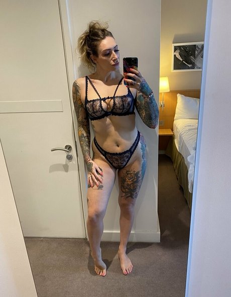 ava austen star perfect pics