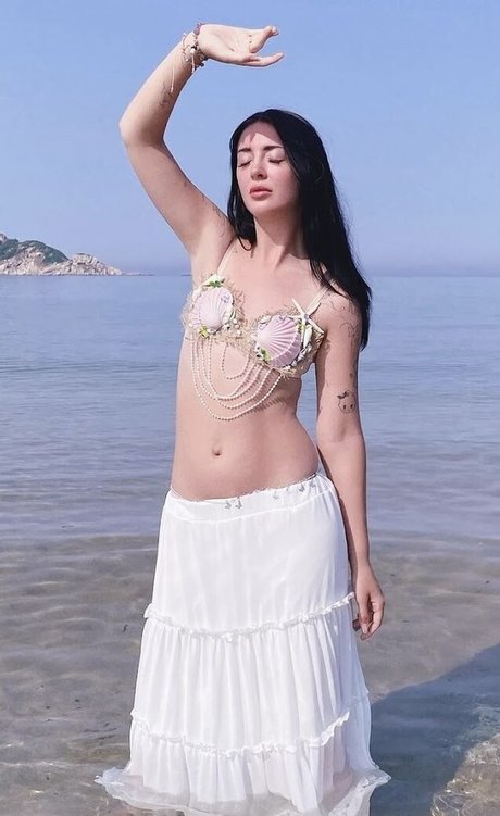 Connie Glynn pretty pornstar pics